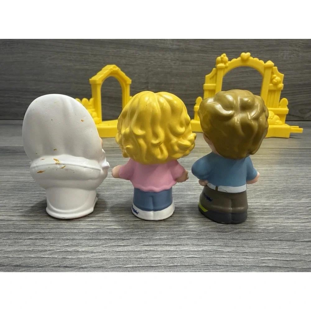 Fisher Price Little People Happy Sounds Home Sweet Home 2012 Accessories